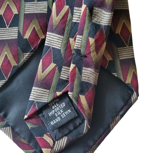 Ziggurat 100% Silk Hand Sewn Neck Tie - Picture 5 of 5